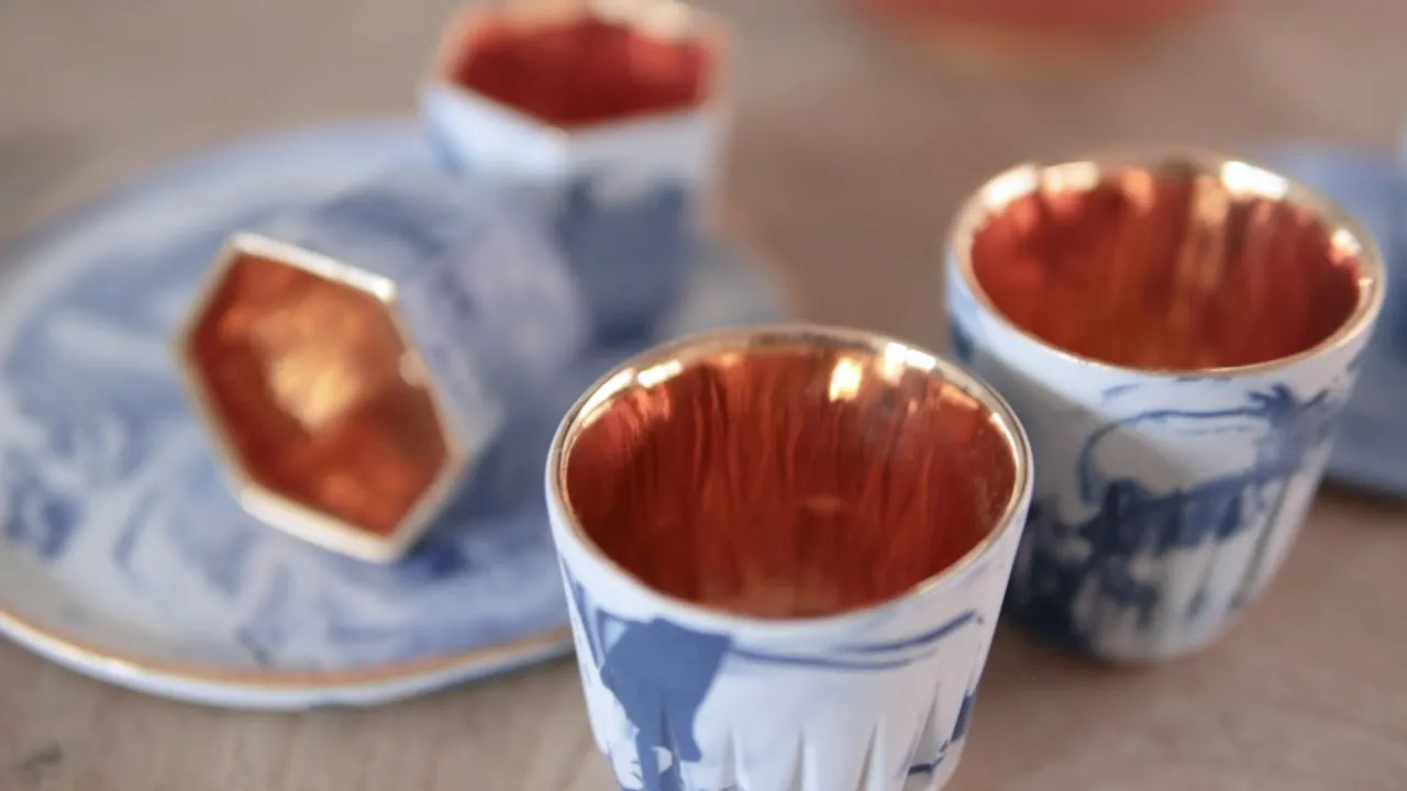 Three blue and white ceramic bowls shown in the Portobellonista film